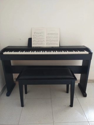 Piano Digital Kobrat con Banqueta Negra