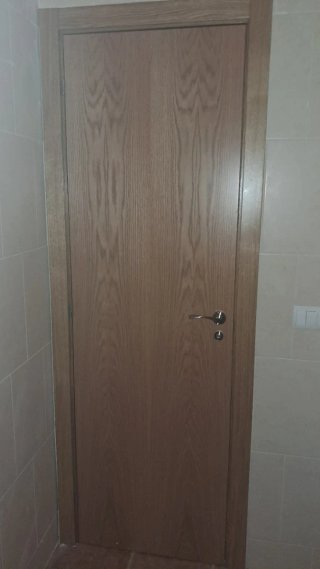 Puerta madera maciza baño