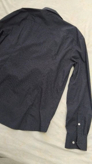 Camisa H&M Slim Fit puntos M