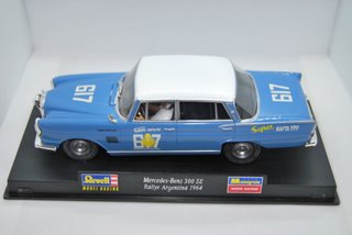 Revell Mercedes-Benz 300 SE Rallye Argentina 1964