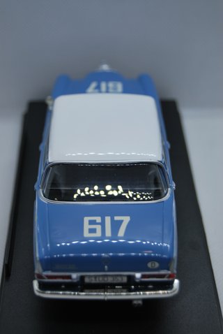 Revell Mercedes-Benz 300 SE Rallye Argentina 1964