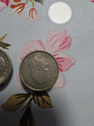 Pesetas 10 a 5 e cada una
