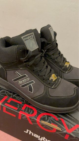 Zapatos de seguridad Jhayber negros y grises