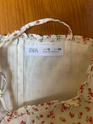 Vestido flores Zara niña T.10
