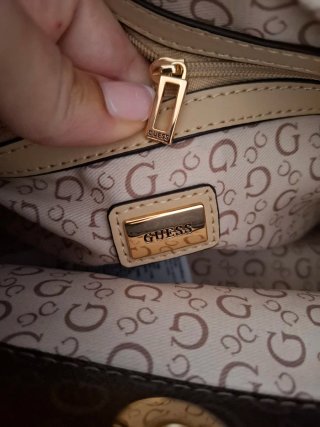 Bolso Guess Marrón y Beige Logo GG