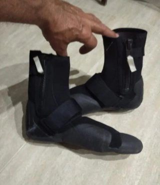 Botas de Neopreno y Calcetines de Buceo