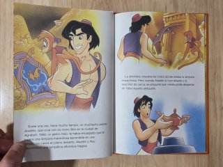 Clásico cuento Disney.Aladdín el dromedario blanco