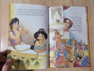 Clásico cuento Disney.Aladdín el dromedario blanco