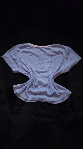Camiseta azul celeste estilo ringer