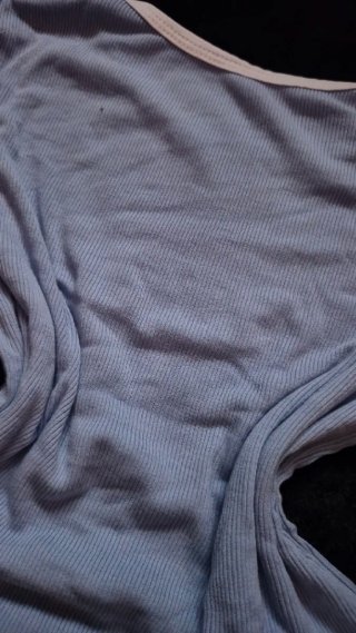 Camiseta azul celeste estilo ringer