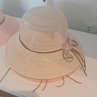 Cappello paglia beige con fiori