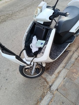 Moto Scooter Vivacity 125 Blanca
