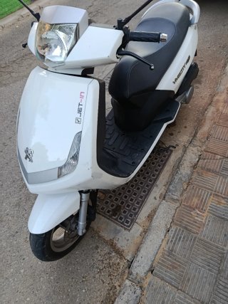 Moto Scooter Vivacity 125 Blanca