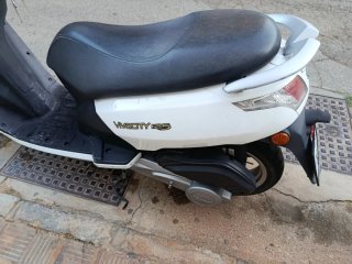 Moto Scooter Vivacity 125 Blanca