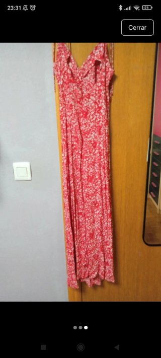 Vestido de verano rojo floral