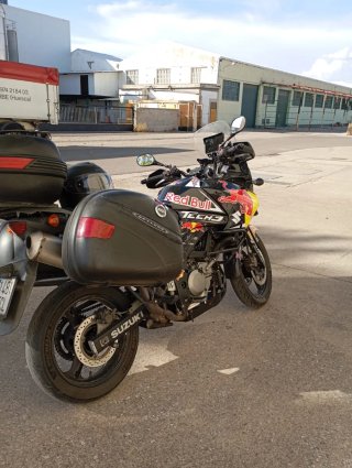 Suzuki V-Strom 650 DL Negra