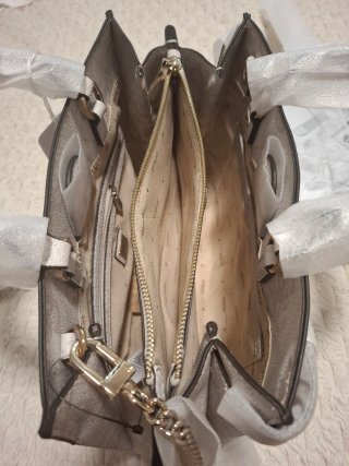 Bolso Guess Beige y Dorado