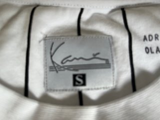 Camiseta Kani Rayas Blancas y Negras Chico