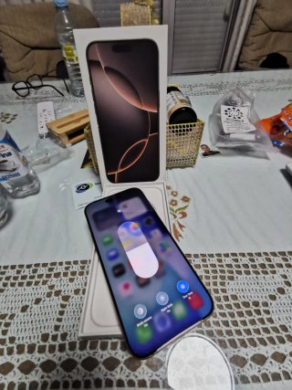 iPhone 16 Pro Max Dorado
