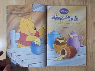 Clásico cuento Disney.Winnie y el árbol de la miel