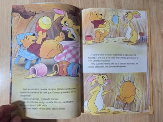 Clásico cuento Disney.Winnie y el árbol de la miel