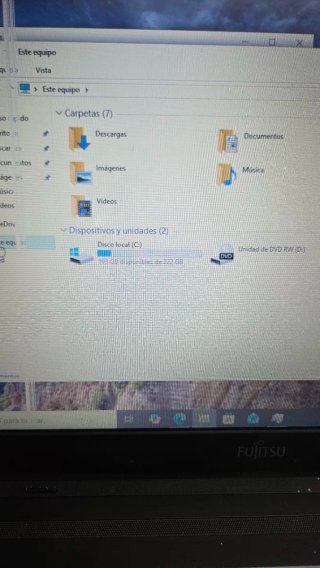 Portátil Fujitsu i7 - 8gb - 220ssd *defectuoso*