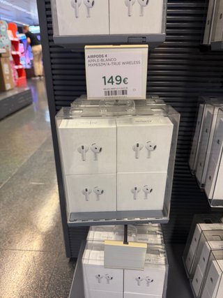 AirPods 4 Apple Blancos. Comprados 18-08 con ticke