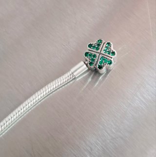 Pulsera y Charm Trébol y Mariquita