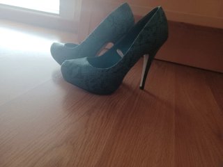Zapatos de tacón azul animal print