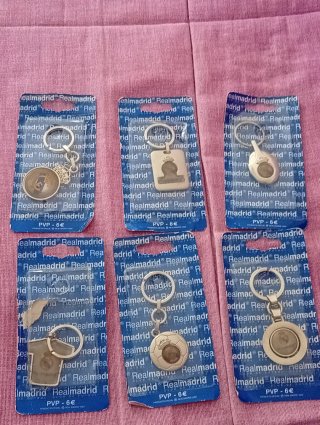 Collezione di 11 portachiavi con mini palloni storici+regalo