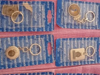 Collezione di 11 portachiavi con mini palloni storici+regalo