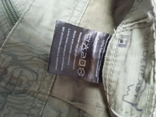Talla 46.Pantalones Multibolsillos Verde Oscuro.
