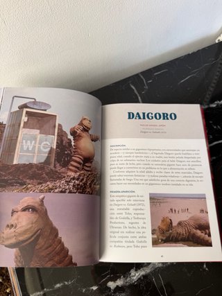 Libro Monstruos Gigantes Del Cine Japonés - Octavi