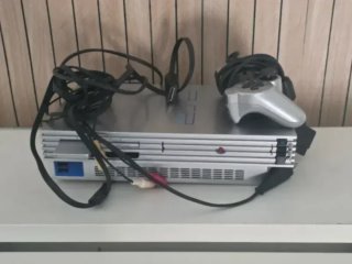Sony PlayStation 2 PS2 FAT SCPH-50004 PAL + mando