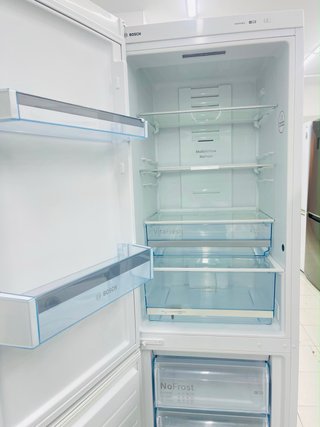 Nevera blanca Bosch con garantia transporte.