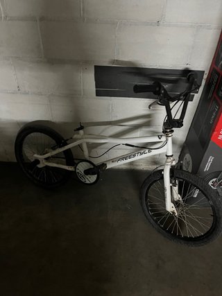 Bicicleta BMX Freestyle Blanca