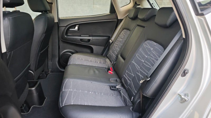 Kia Venga 1.6 CRDi VGT Emotion 2011, foto 12