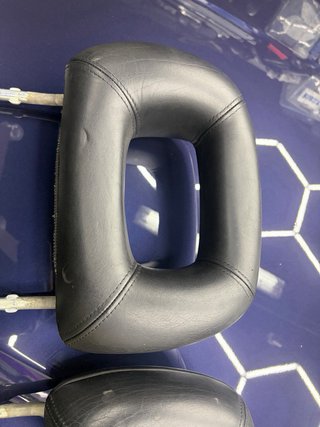 Juego Reposacabezas GSI cuero negro