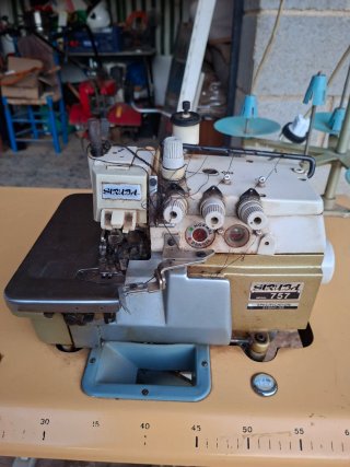 Máquina de coser industrial Siruba 757