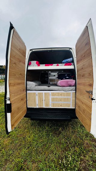 🚐 FORD TRANSIT 2.4 TDCi 135 CV CAMPERIZADA – 6 VEL