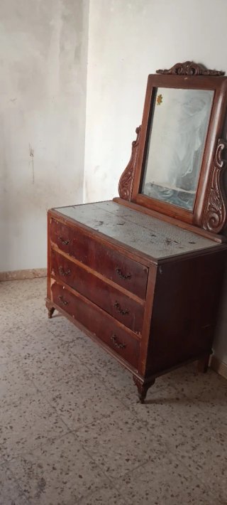 GRATIS Cómoda antigua de madera