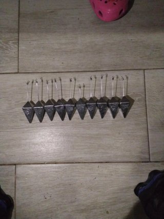 10 plomos de pesca piramidales de 175 gramos