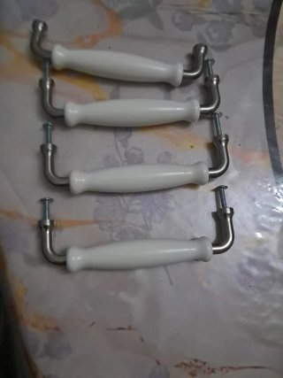 Tiradores blancos y plateados (4 unidades)