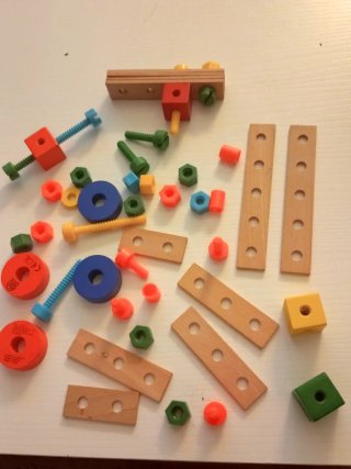 Piezas de construcción de madera