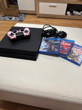 PS4 + Mando Rosa + 3 Juegos