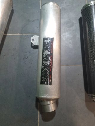 SILENCIOSO ESCAPE 3 TORNILLOS.