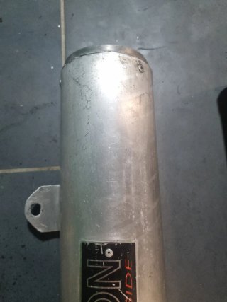 SILENCIOSO ESCAPE 3 TORNILLOS.