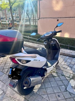 Daelim Scooter Blanca para Piezas