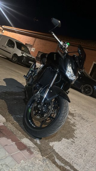 Kawasaki Z750 Naked Negra