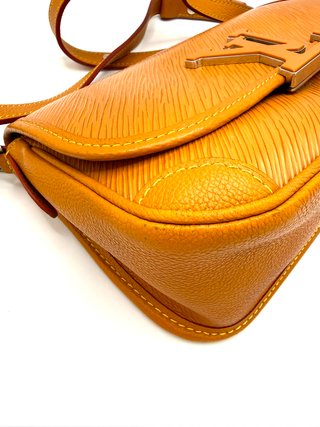 Bolso Louis Vuitton Buci Naranja